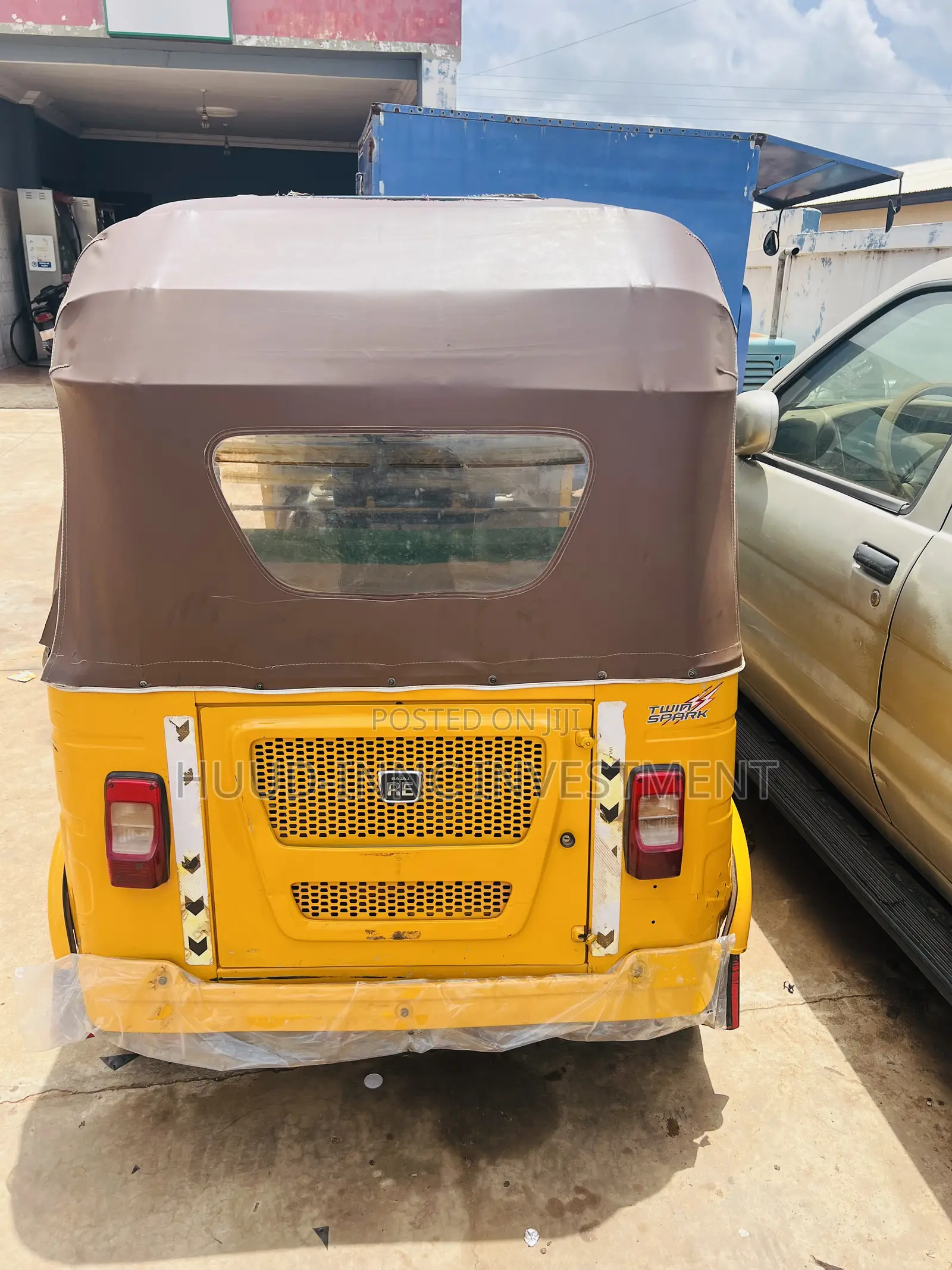 Bajaj RE 2024 Yellow