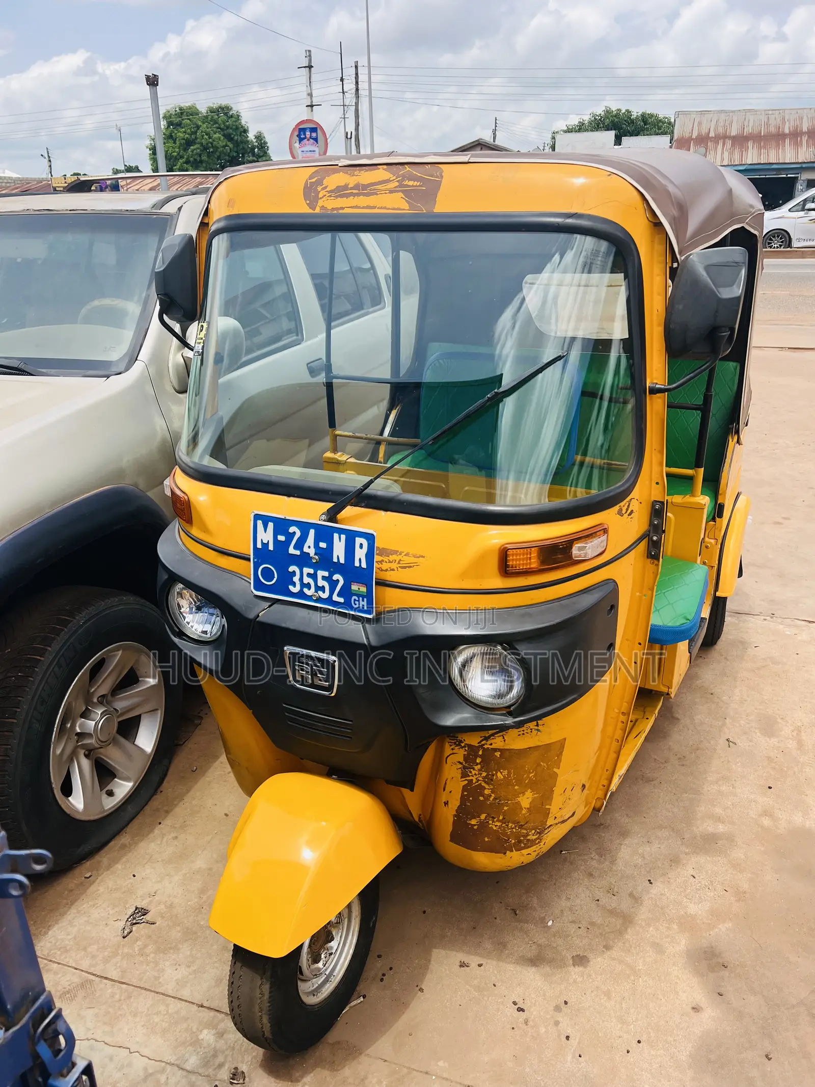 Bajaj RE 2024 Yellow