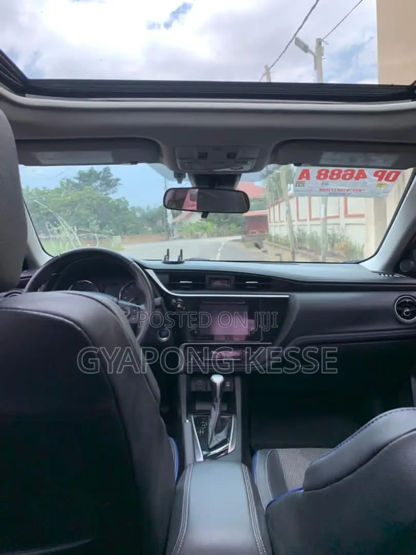 Toyota Corolla XSE (1.8L 4cyl 2A) 2019 Gray