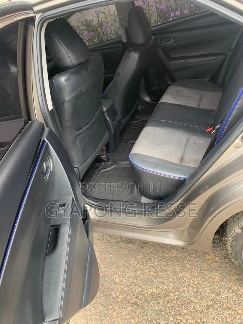 Toyota Corolla XSE (1.8L 4cyl 2A) 2019 Gray