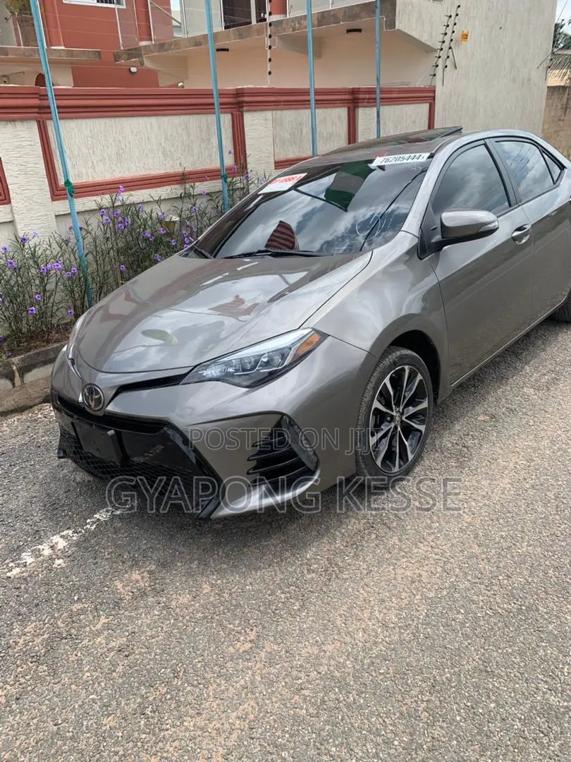 Toyota Corolla XSE (1.8L 4cyl 2A) 2019 Gray