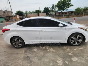 Hyundai Elantra Limited Sedan FWD (1.8L 4cyl 6A) 2013 White