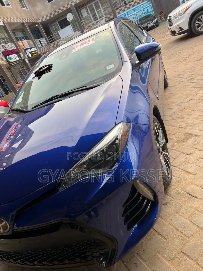 Toyota Corolla SE (1.8L 4cyl 2A) 2019 Blue
