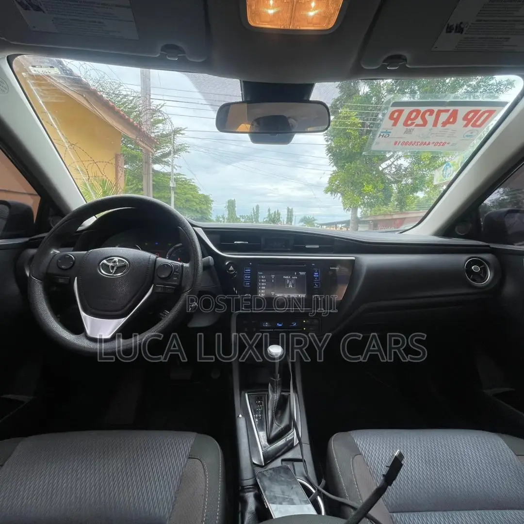 Toyota Corolla 2017 Brown