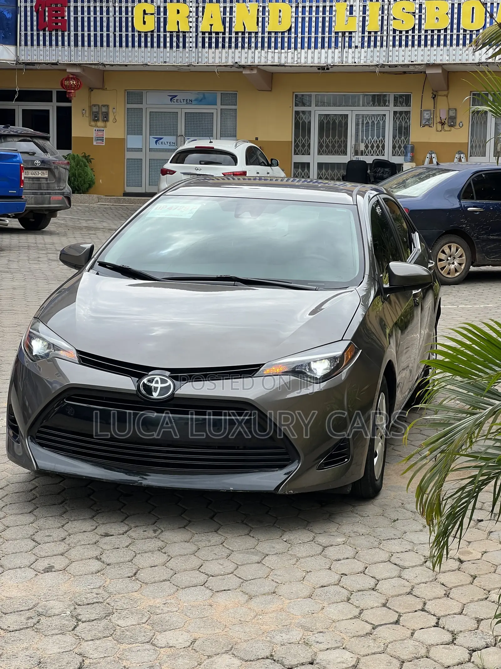 Toyota Corolla 2017 Brown