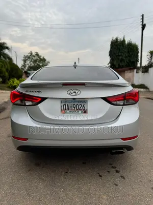 Hyundai Elantra Limited 4dr Sedan (1.8L 4cyl 6A) 2015 Gray