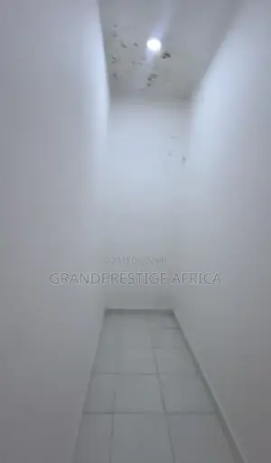 2bdrm Apartment in Grandprestige Africa, Lapaz for rent