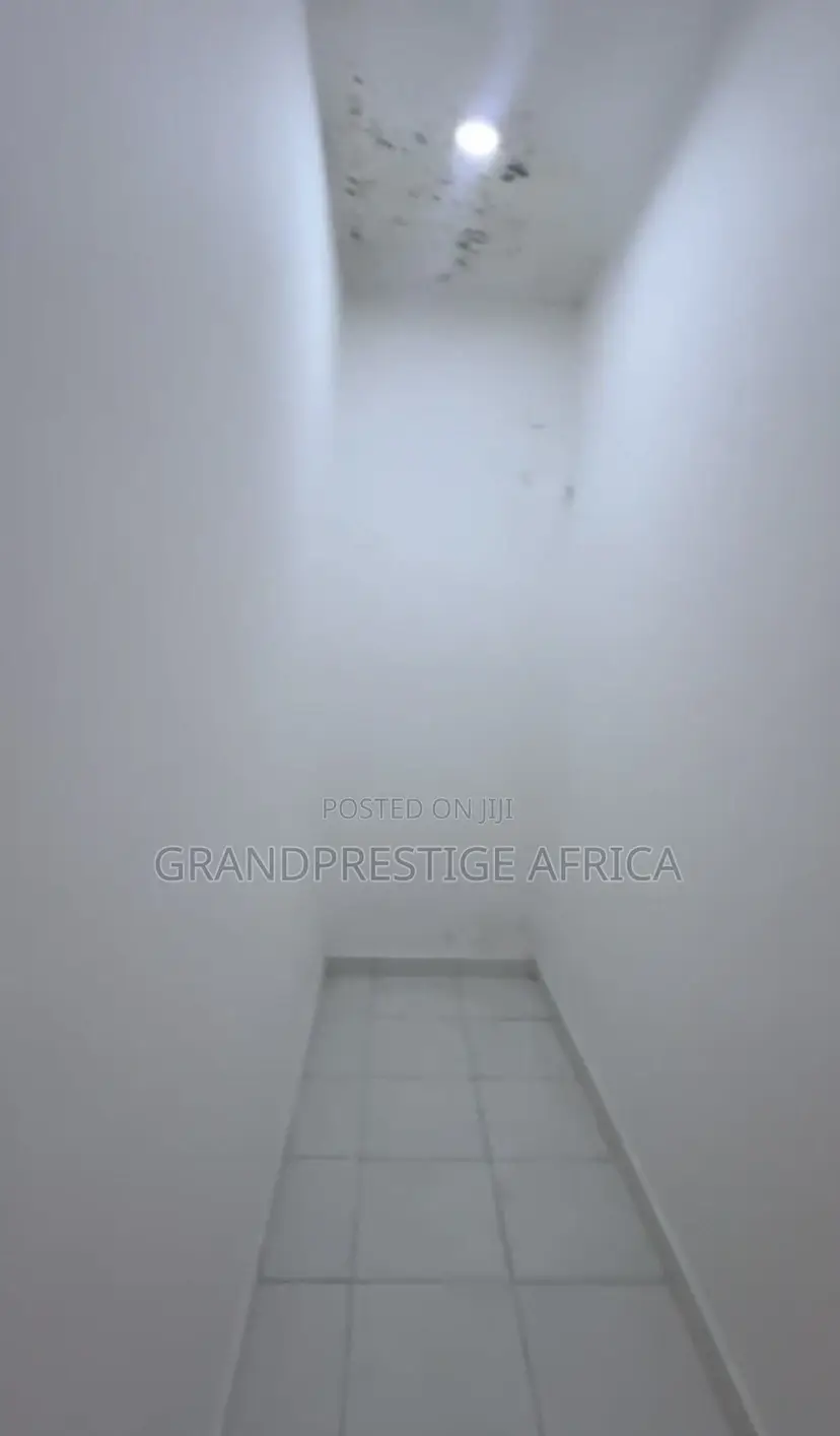 2bdrm Apartment in Grandprestige Africa, Lapaz for rent