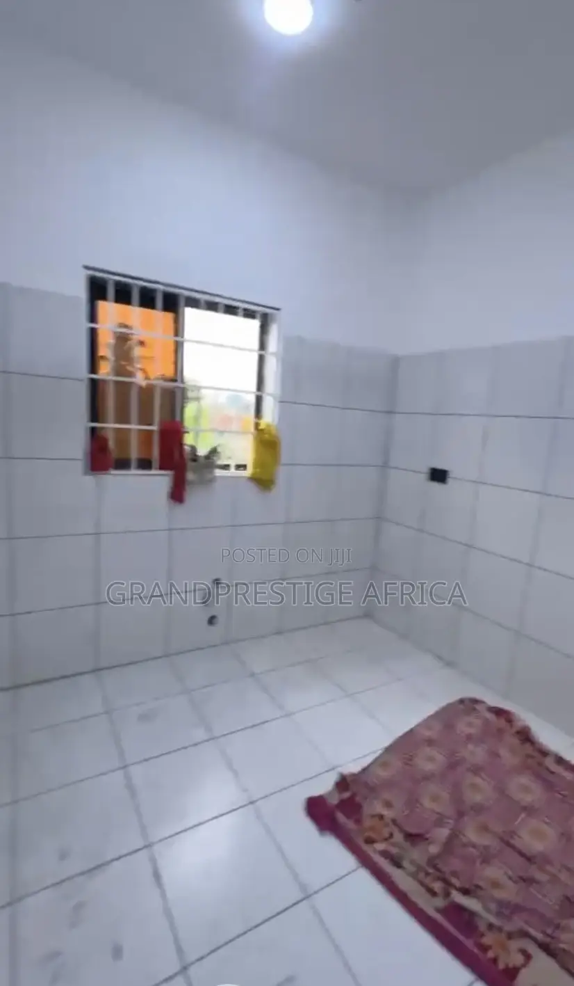 2bdrm Apartment in Grandprestige Africa, Lapaz for rent