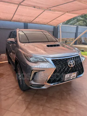 Toyota Fortuner 2.4 D AWD 2019 Beige