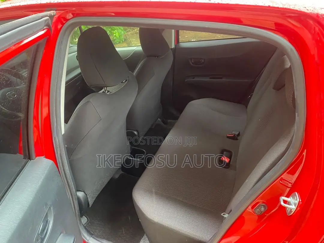 Toyota Vitz 2014 Red