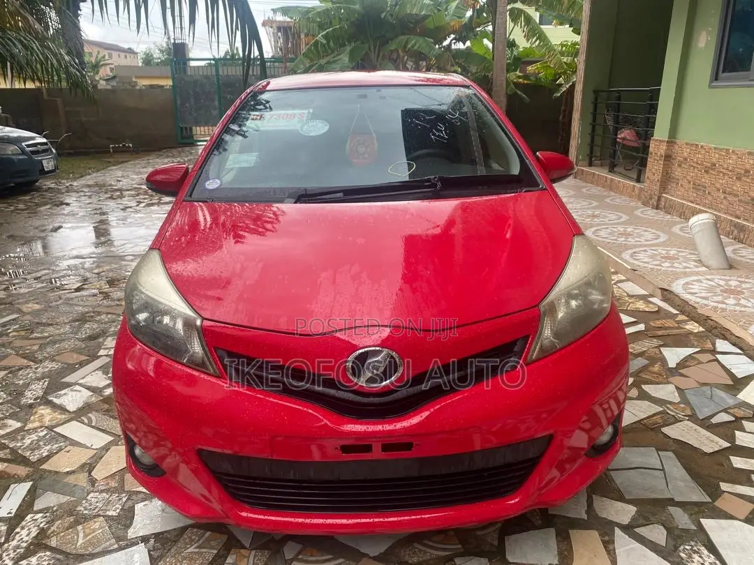 Toyota Vitz 2014 Red