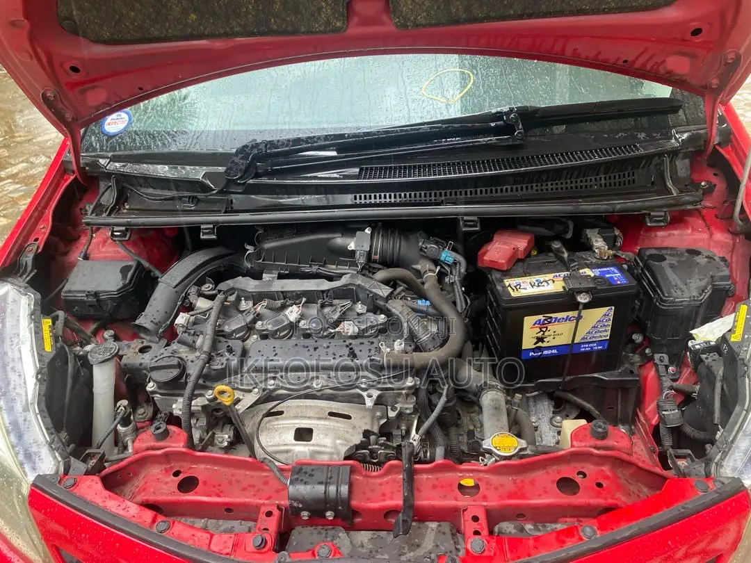 Toyota Vitz 2014 Red