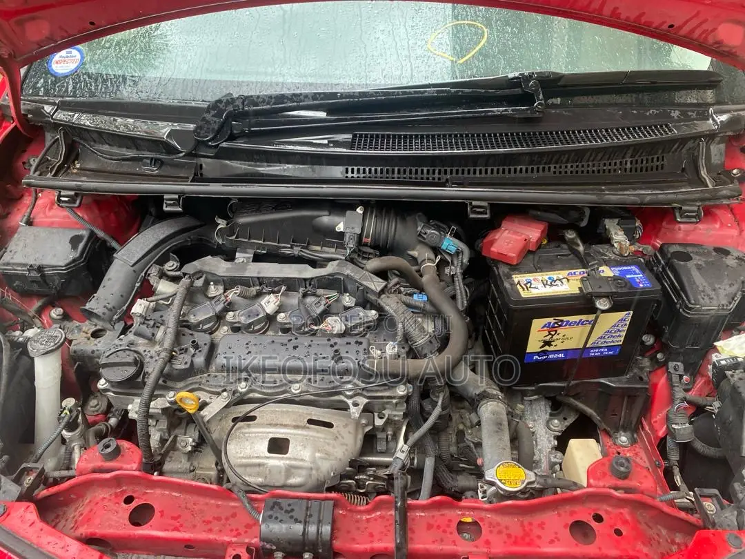 Toyota Vitz 2014 Red