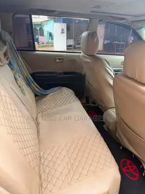 Toyota Highlander 2013 Gold