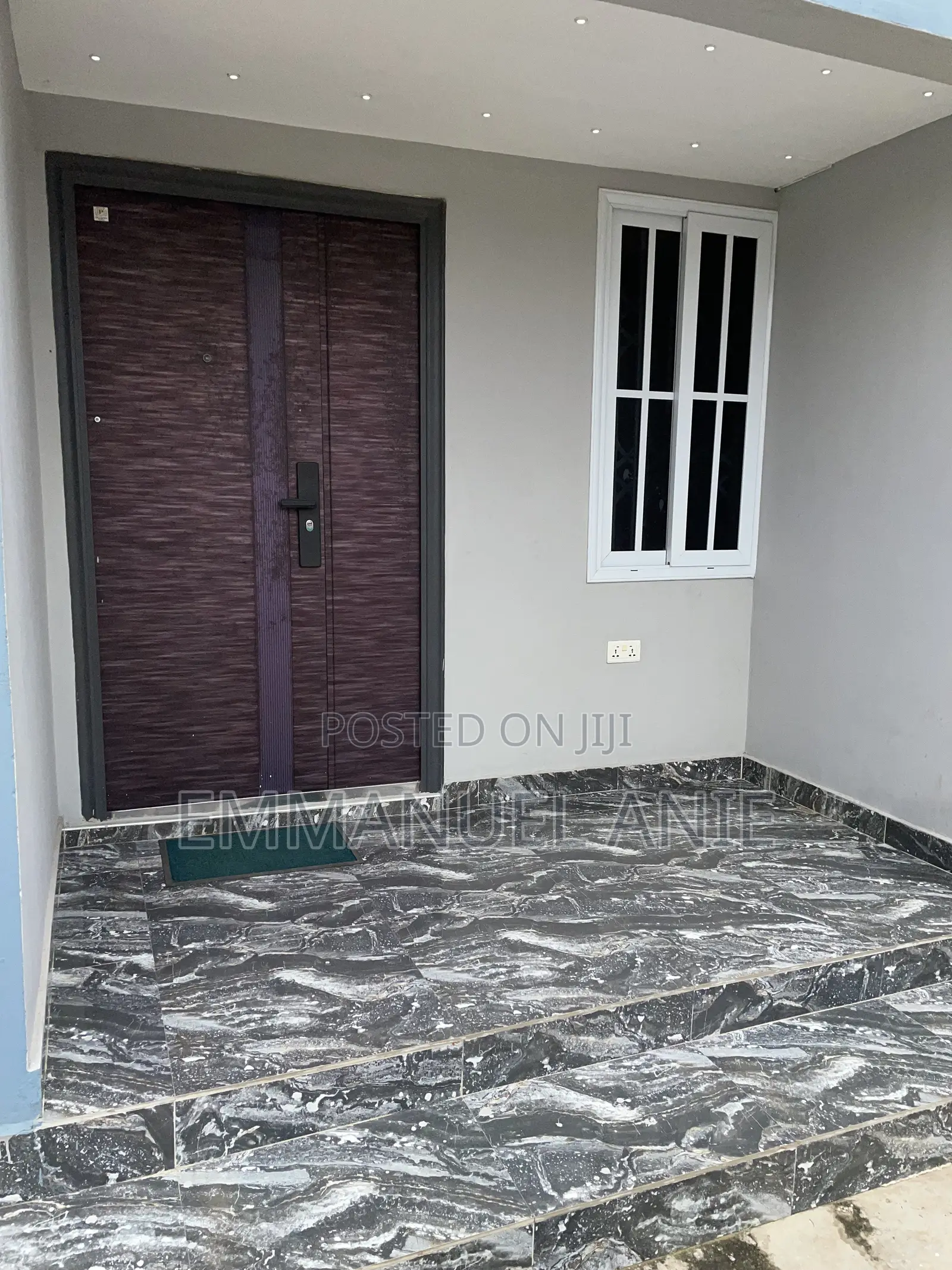 Fully Furnished Two Bedrooms Apartment (Ghc 500 Per Day)