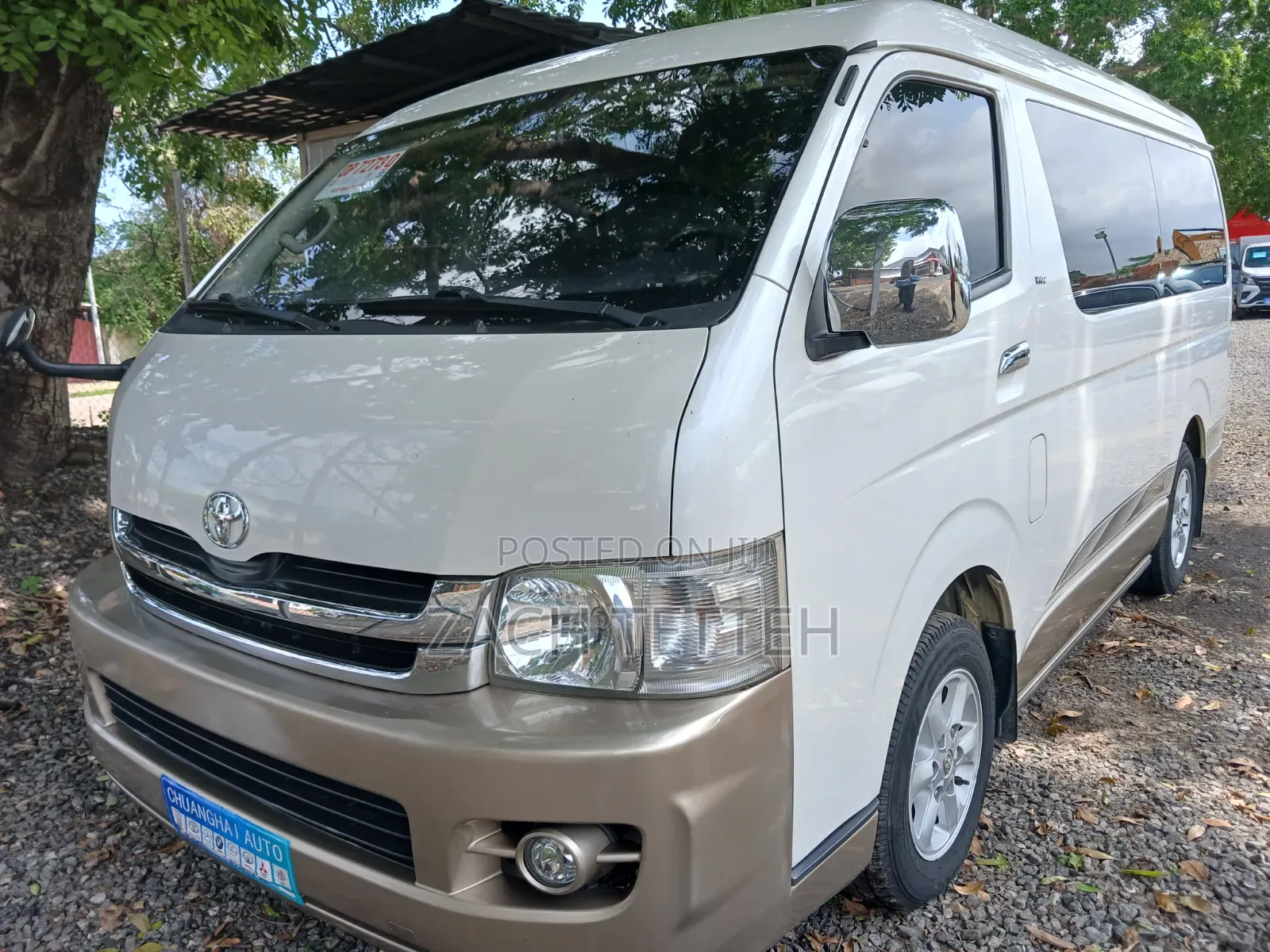 Toyota HiAce 2017 White