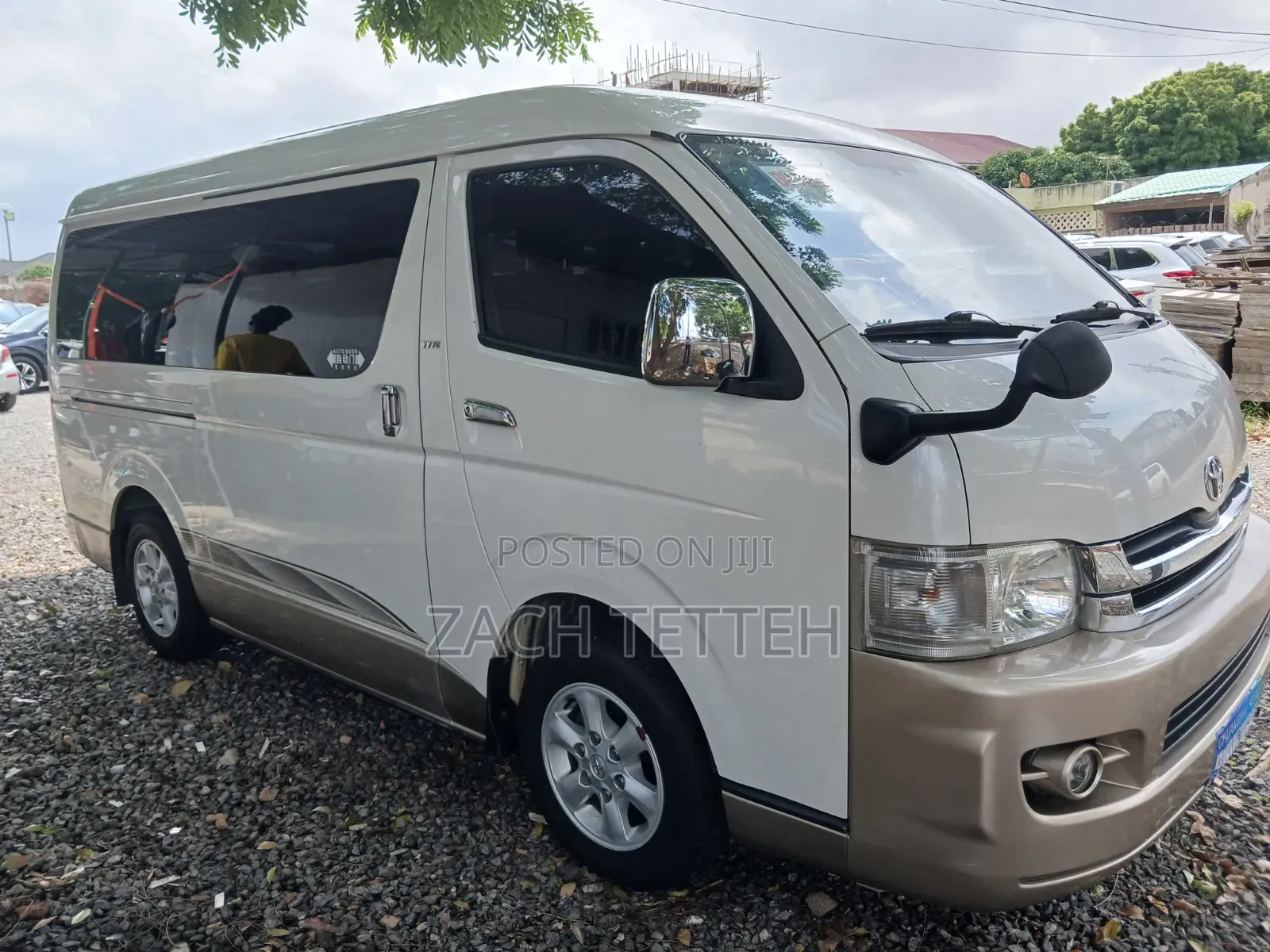Toyota HiAce 2017 White