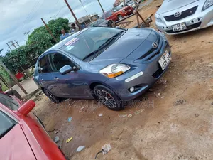 Toyota Yaris 2010 Blue