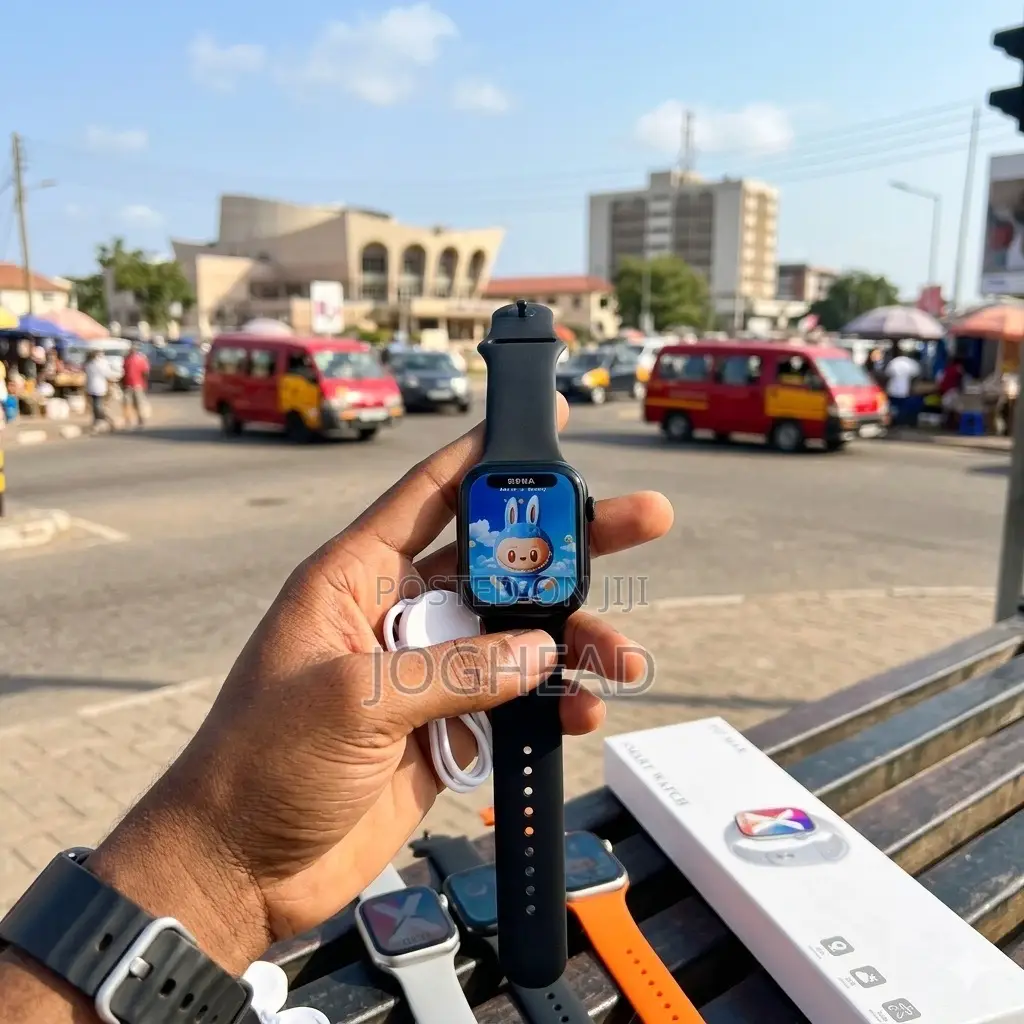 Brand New Smart Watch With Extra Straps and Charger