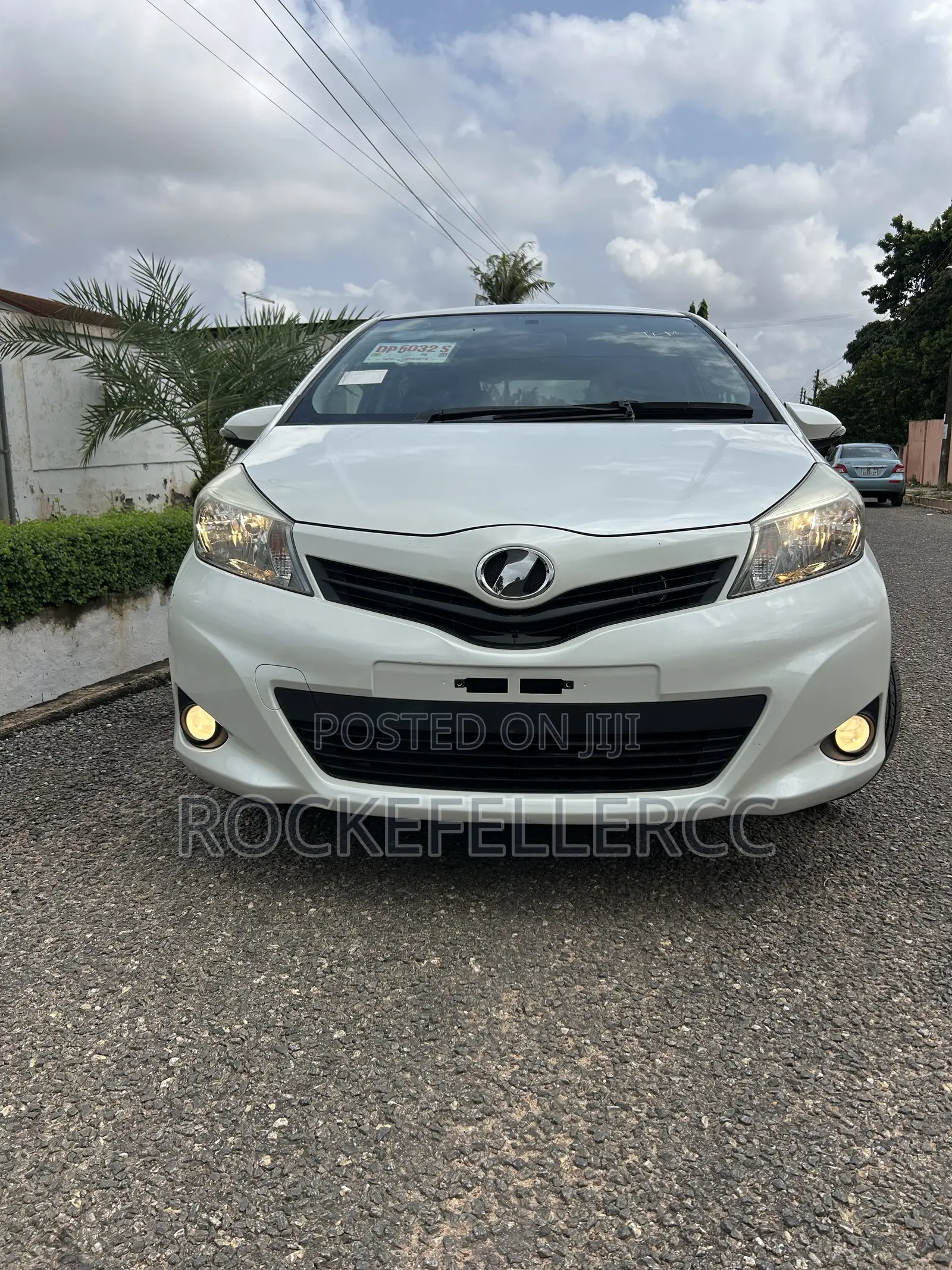 Toyota Vitz 2014 Pearl