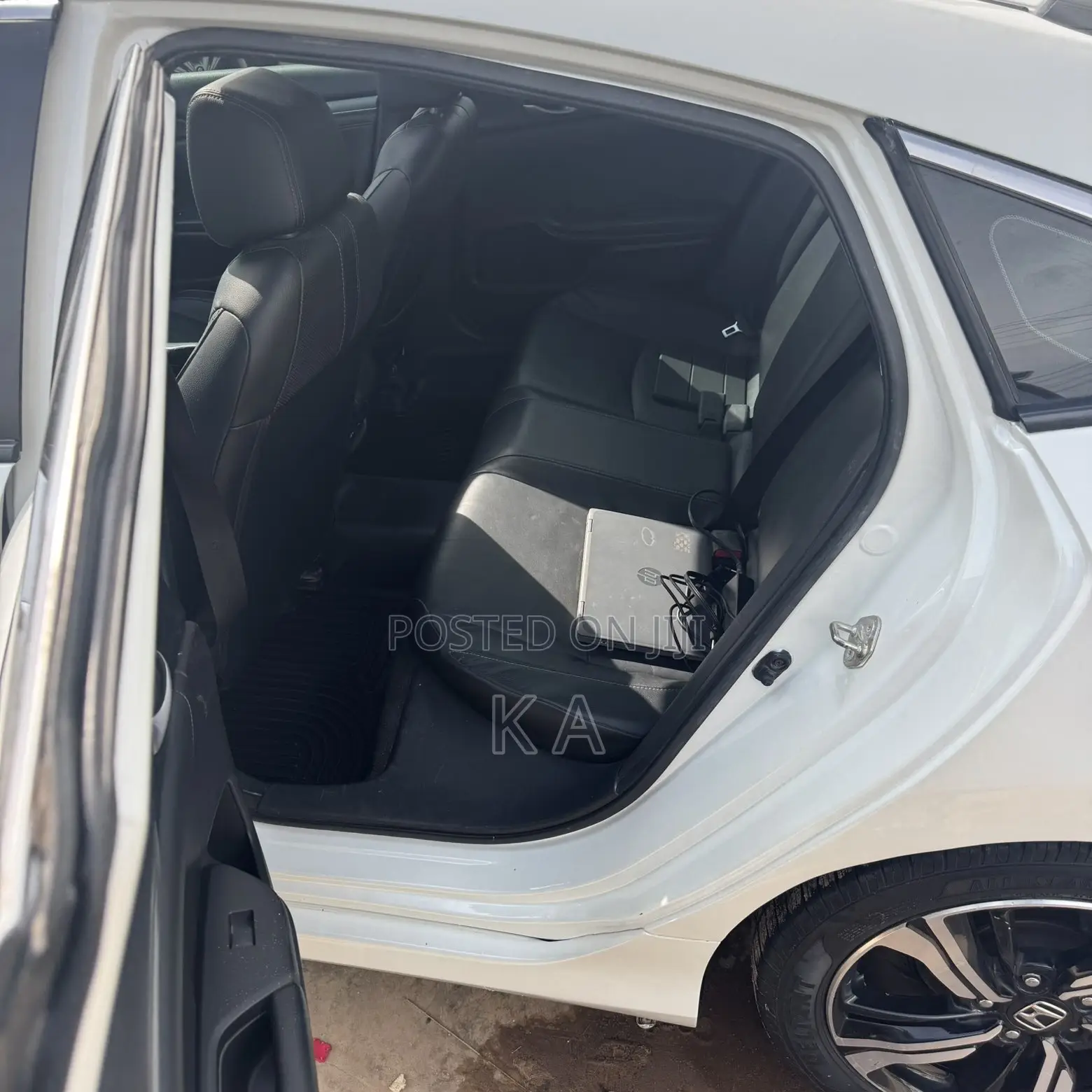 Honda Civic Sport Touring 4dr Hatchback (1.5L 4cyl) 2017 White