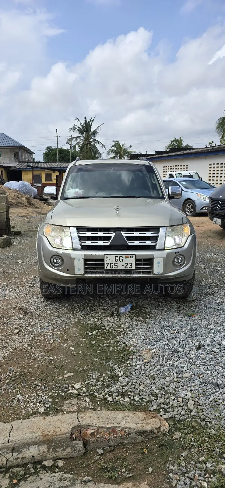 Mitsubishi Pajero V90 3.8 V6 GLS/GLX 2015 Gold