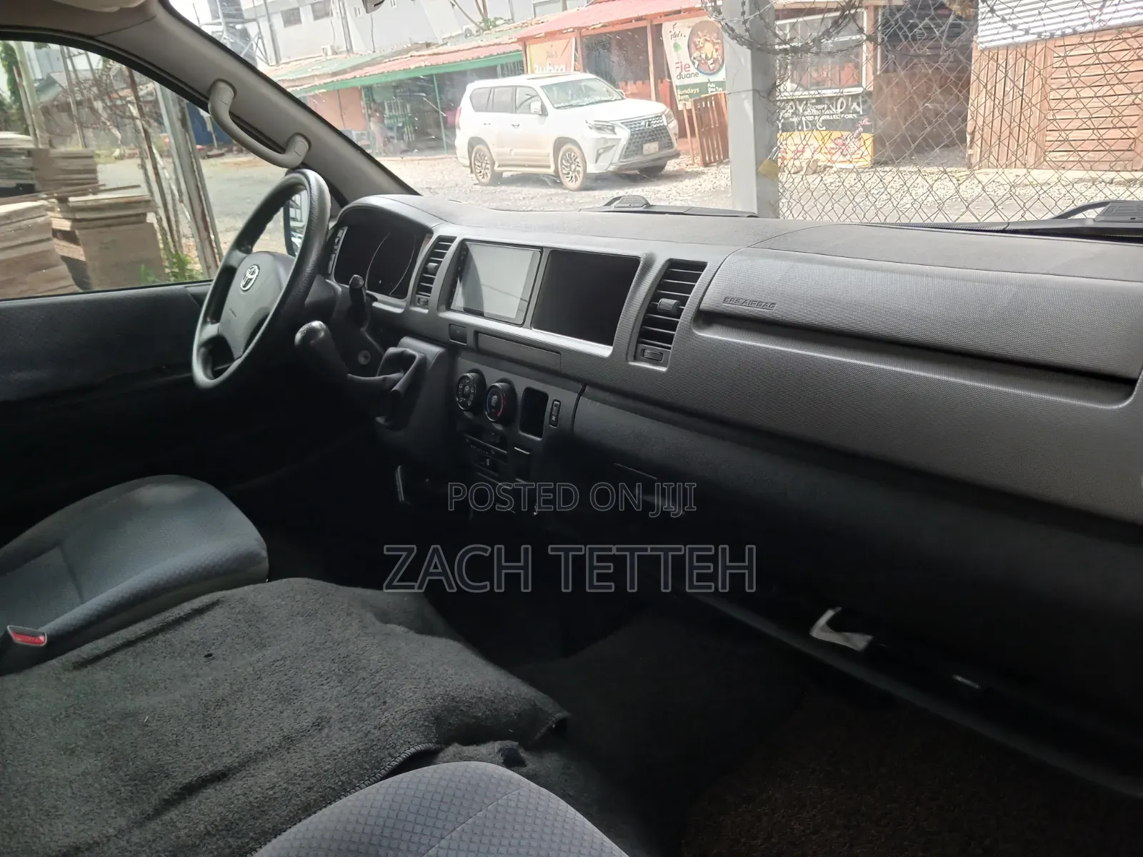 Toyota HiAce 2017 White