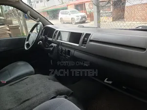 Toyota HiAce 2017 White
