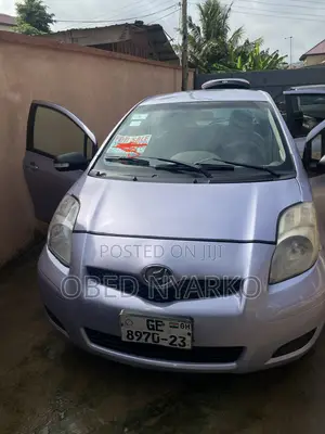 Toyota Vitz 1.3 AWD 5dr 2010 Silver