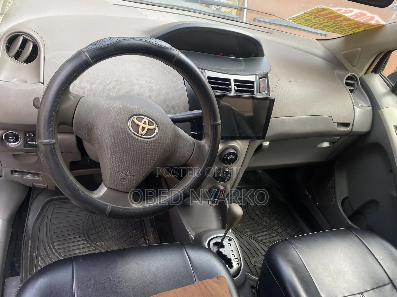 Toyota Vitz 1.3 AWD 5dr 2010 Silver