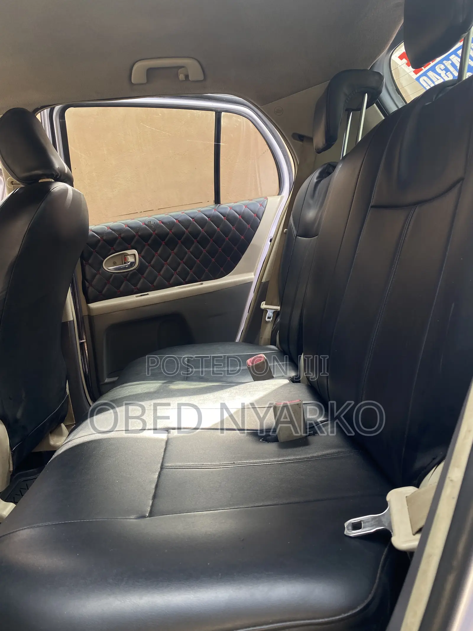 Toyota Vitz 1.3 AWD 5dr 2010 Silver