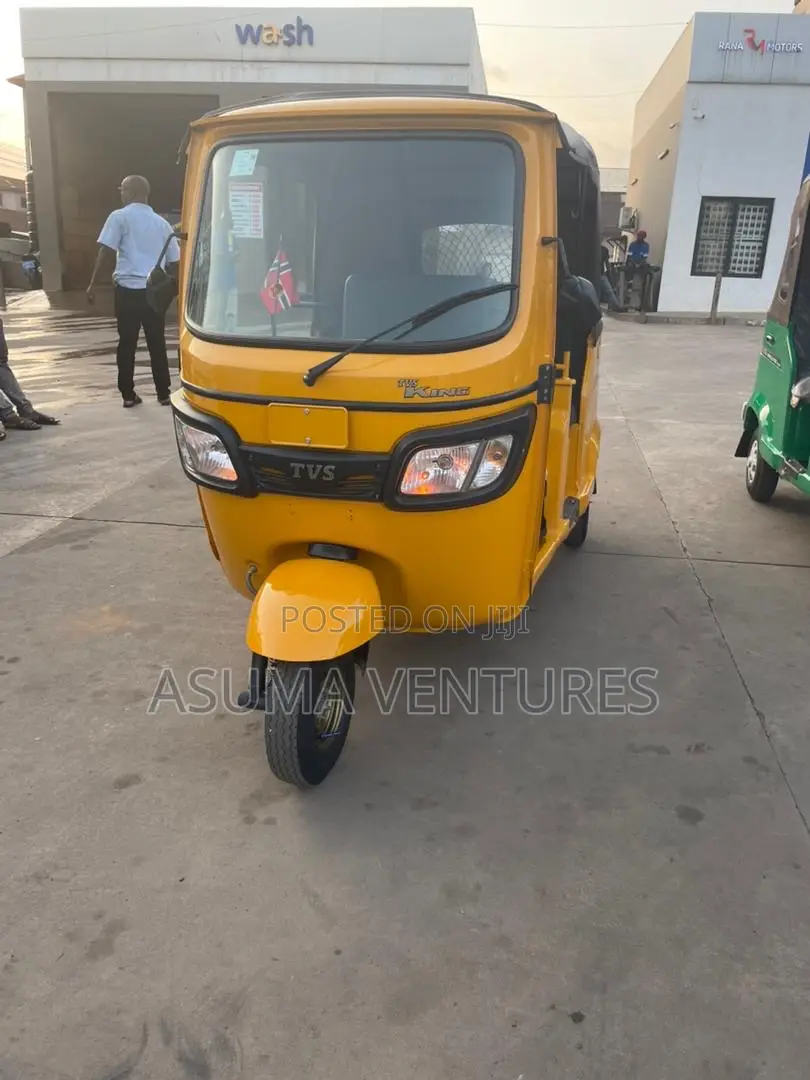 TVS HLX 125 2025 Yellow