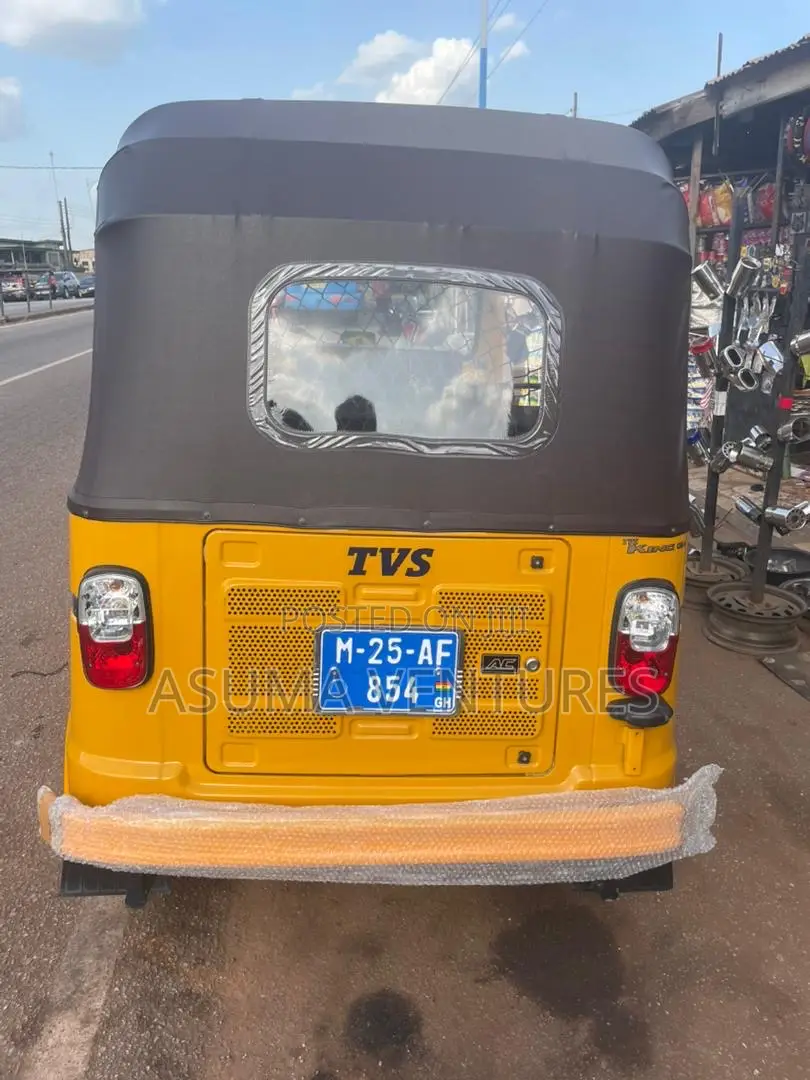 TVS HLX 125 2025 Yellow