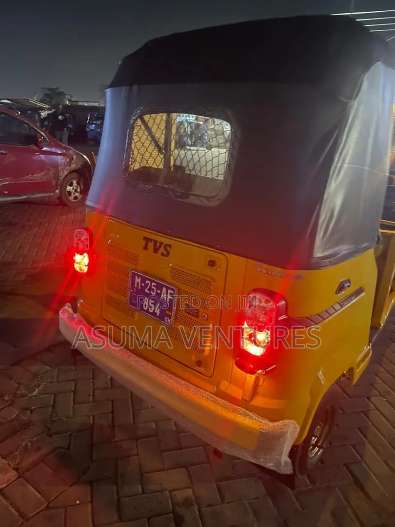TVS HLX 125 2025 Yellow