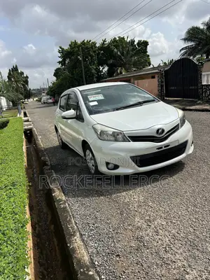 Toyota Vitz 2014 Pearl
