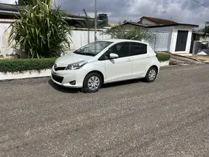 Toyota Vitz 2014 Pearl