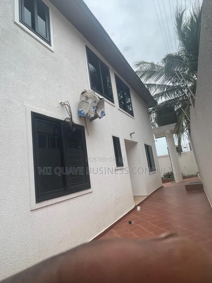 Furnished 4bdrm Mansion in Santasi Kotwi, Kumasi Metropolitan for sale