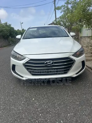Hyundai Elantra SE Sedan FWD (2.0L 4cyl 6M) 2017 White