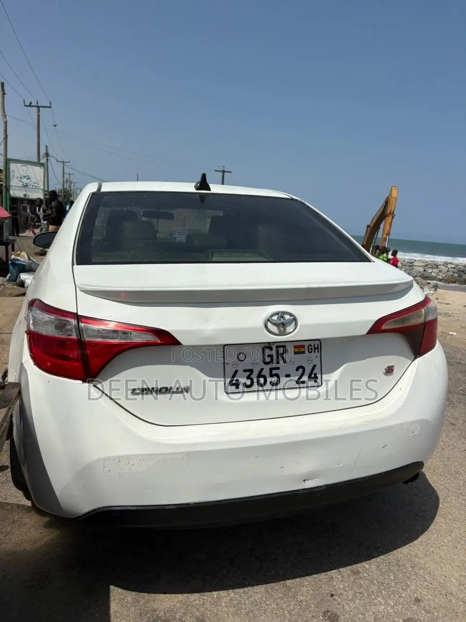 Toyota Corolla S 4dr Sedan (1.8L 4cyl CVT) 2015 White