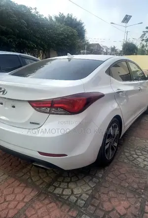 Hyundai Elantra Limited Sedan FWD (1.8L 4cyl 6A) 2016 White
