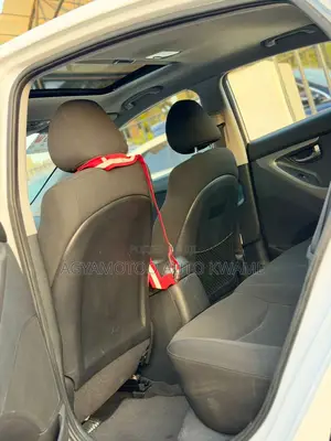Hyundai Elantra Limited Sedan FWD (1.8L 4cyl 6A) 2016 White