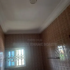 4bdrm House in Brother K Estate, Kumasi Metropolitan for sale