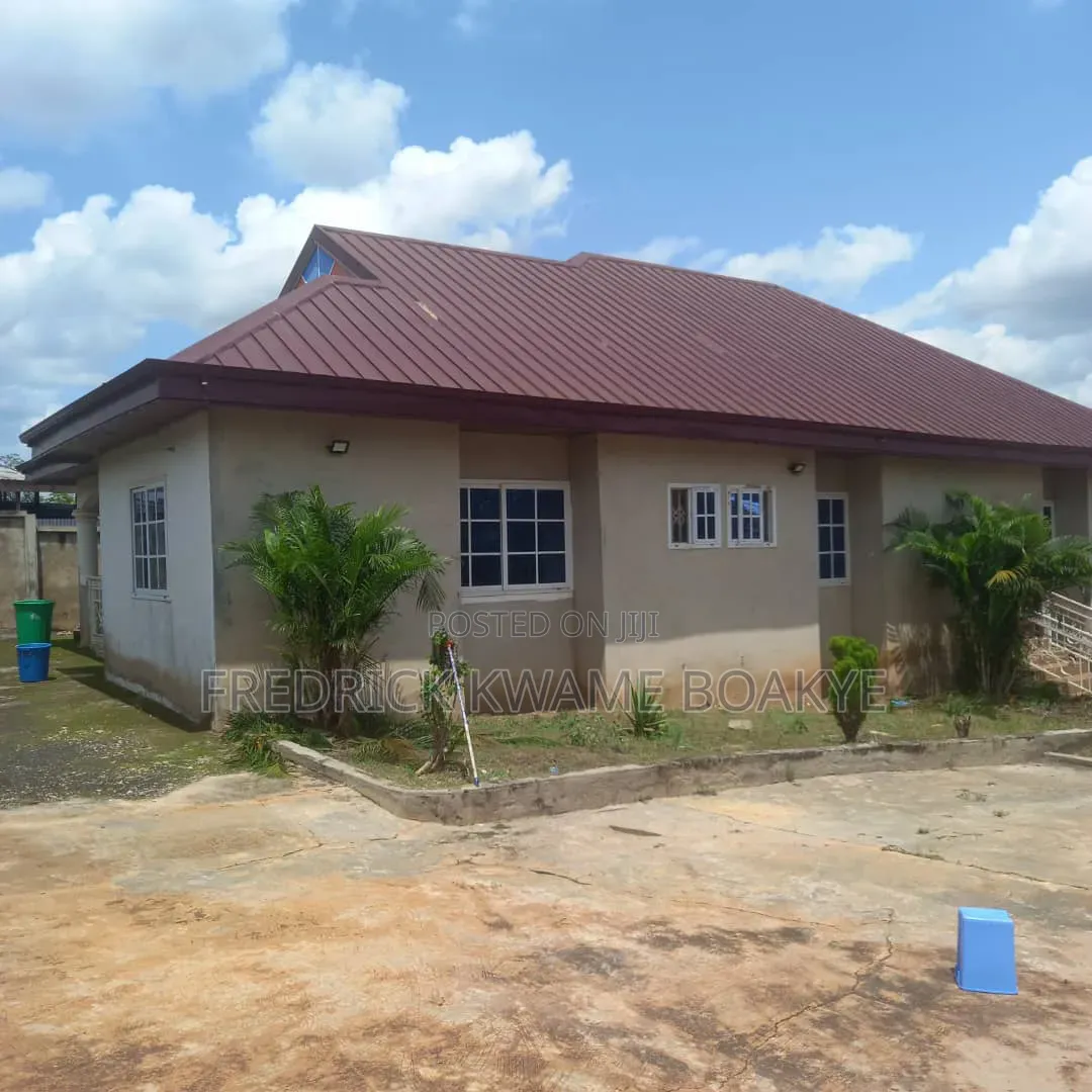 4bdrm House in Brother K Estate, Kumasi Metropolitan for sale