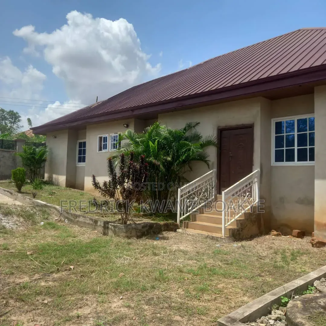 4bdrm House in Brother K Estate, Kumasi Metropolitan for sale