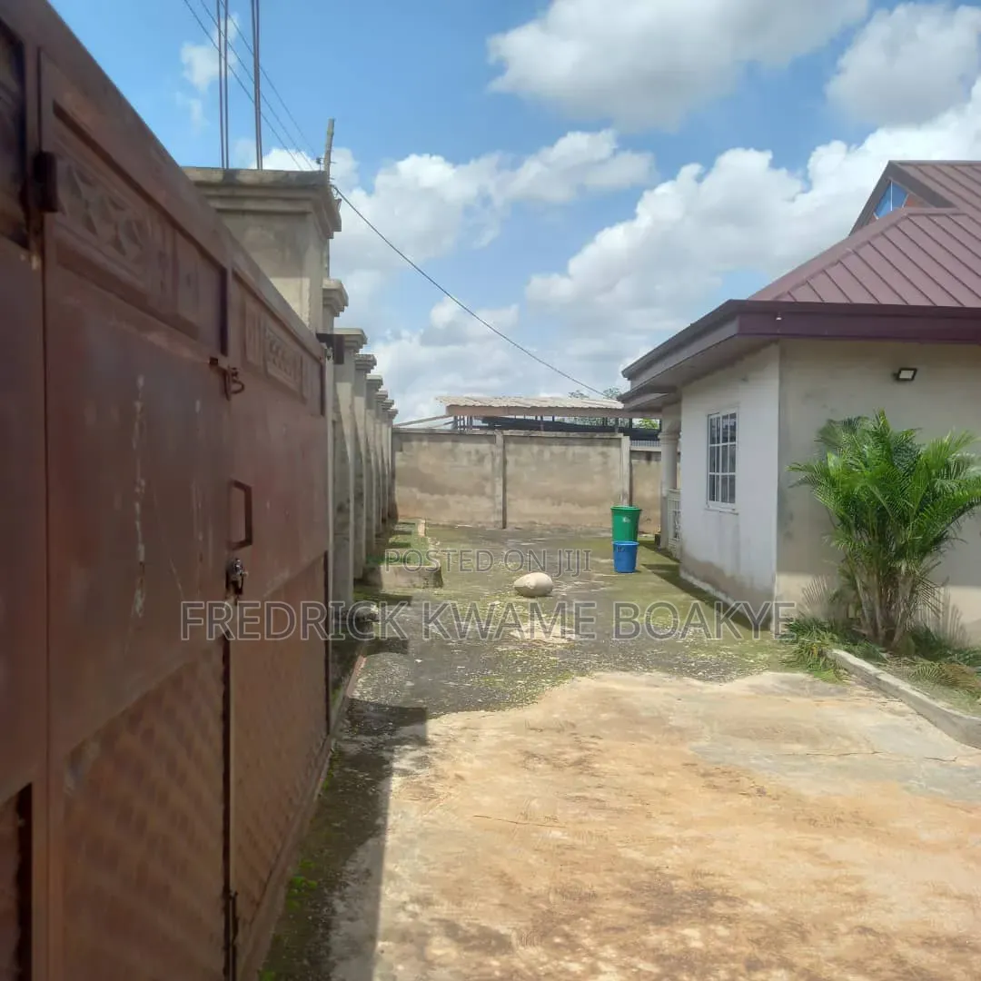 4bdrm House in Brother K Estate, Kumasi Metropolitan for sale