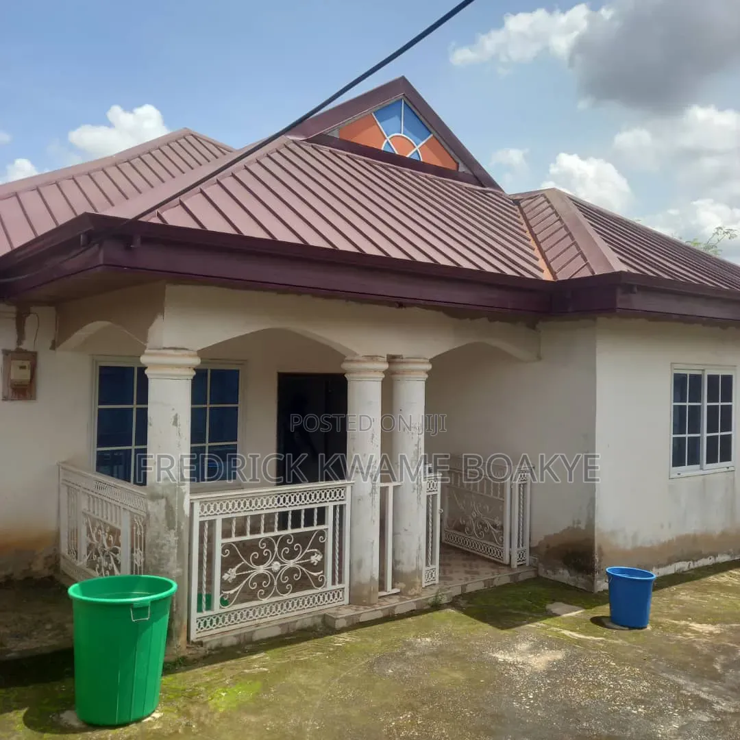 4bdrm House in Brother K Estate, Kumasi Metropolitan for sale