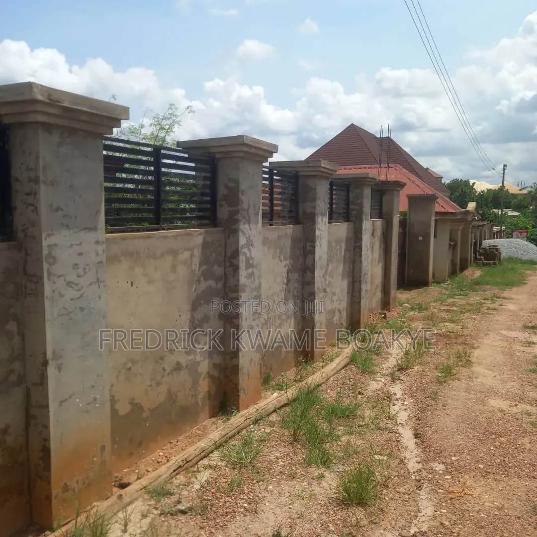 4bdrm House in Brother K Estate, Kumasi Metropolitan for sale