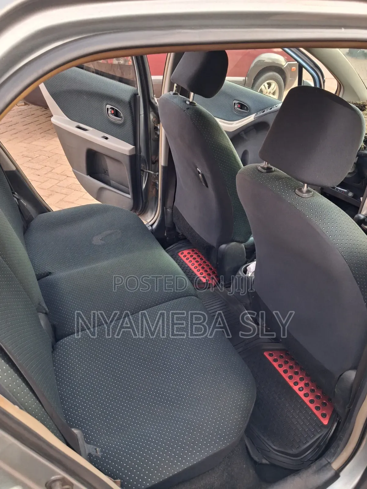 Toyota Vitz 2009 Gray