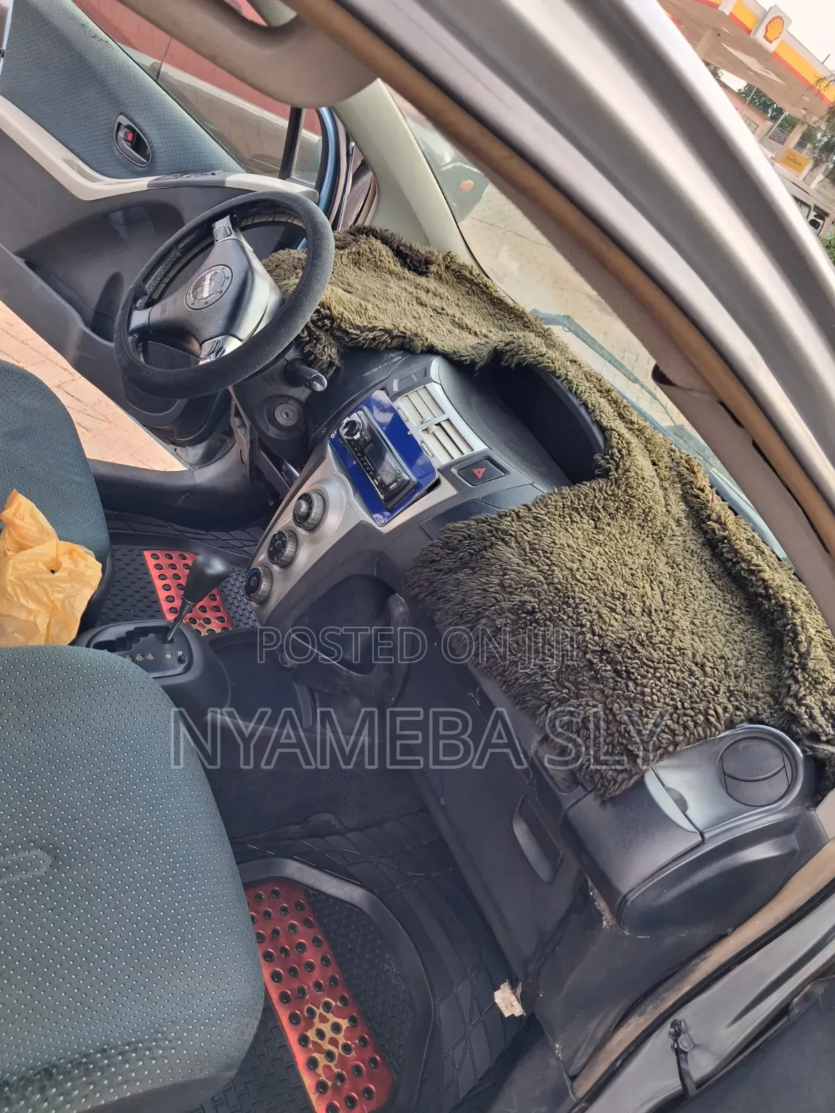 Toyota Vitz 2009 Gray
